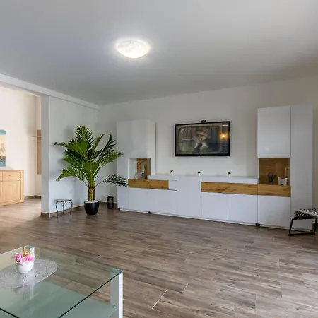 In With Kitchen Apartment Kraljevica