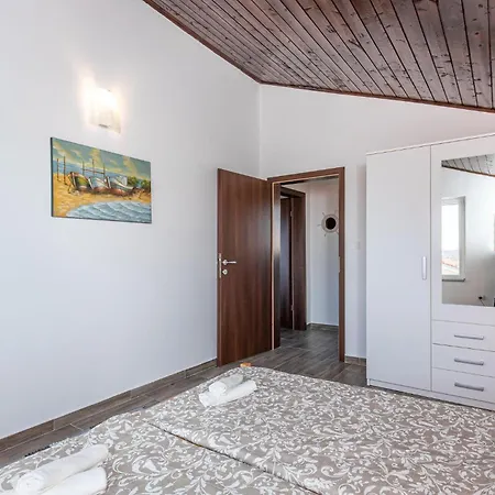 In With Kitchen